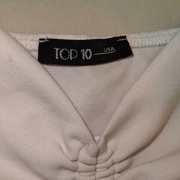 Top 10 White ribbed cropped  tank top with puff sleeve - Picture 3 of 3